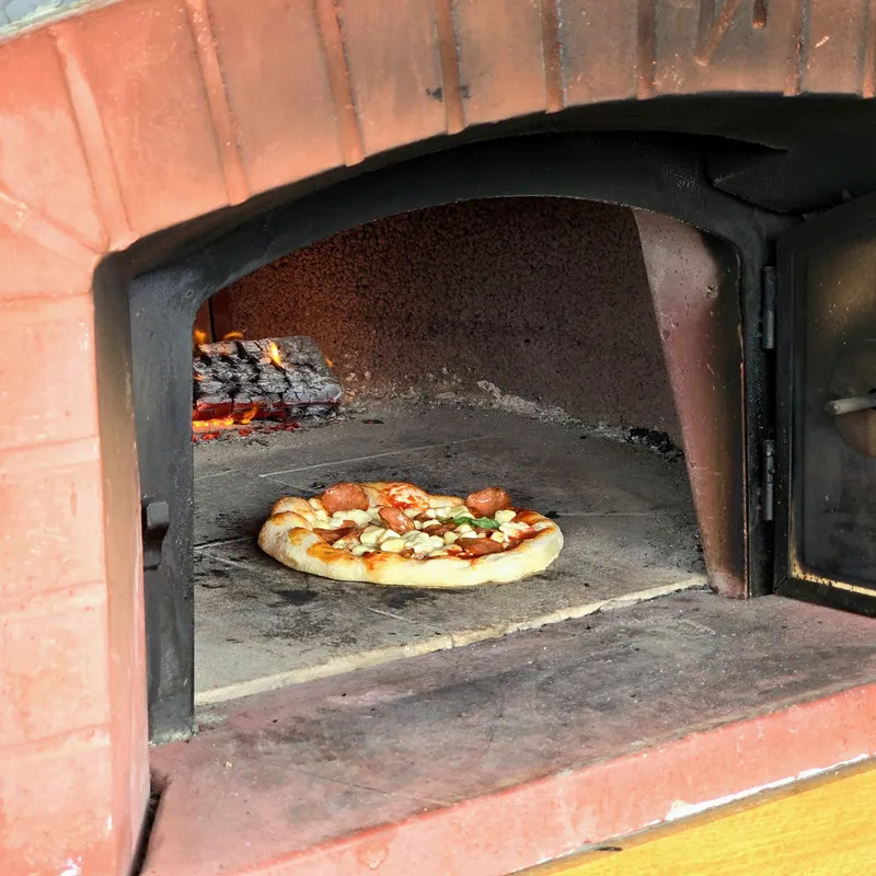 Pop Up Pizza, photograph 2 of 2