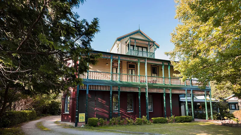 Leura House