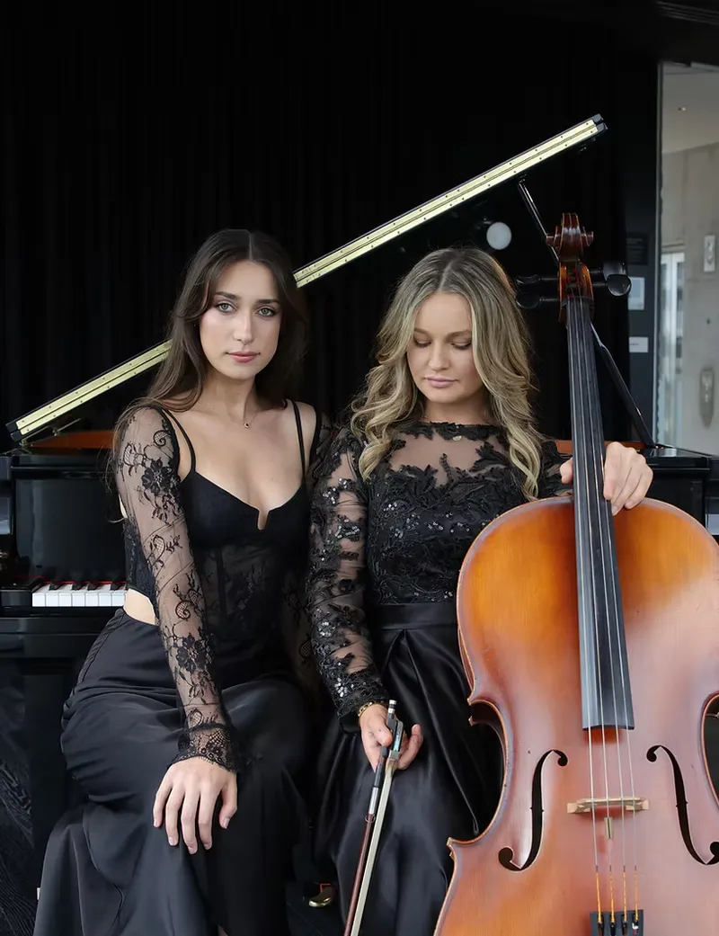 Aura Strings photo