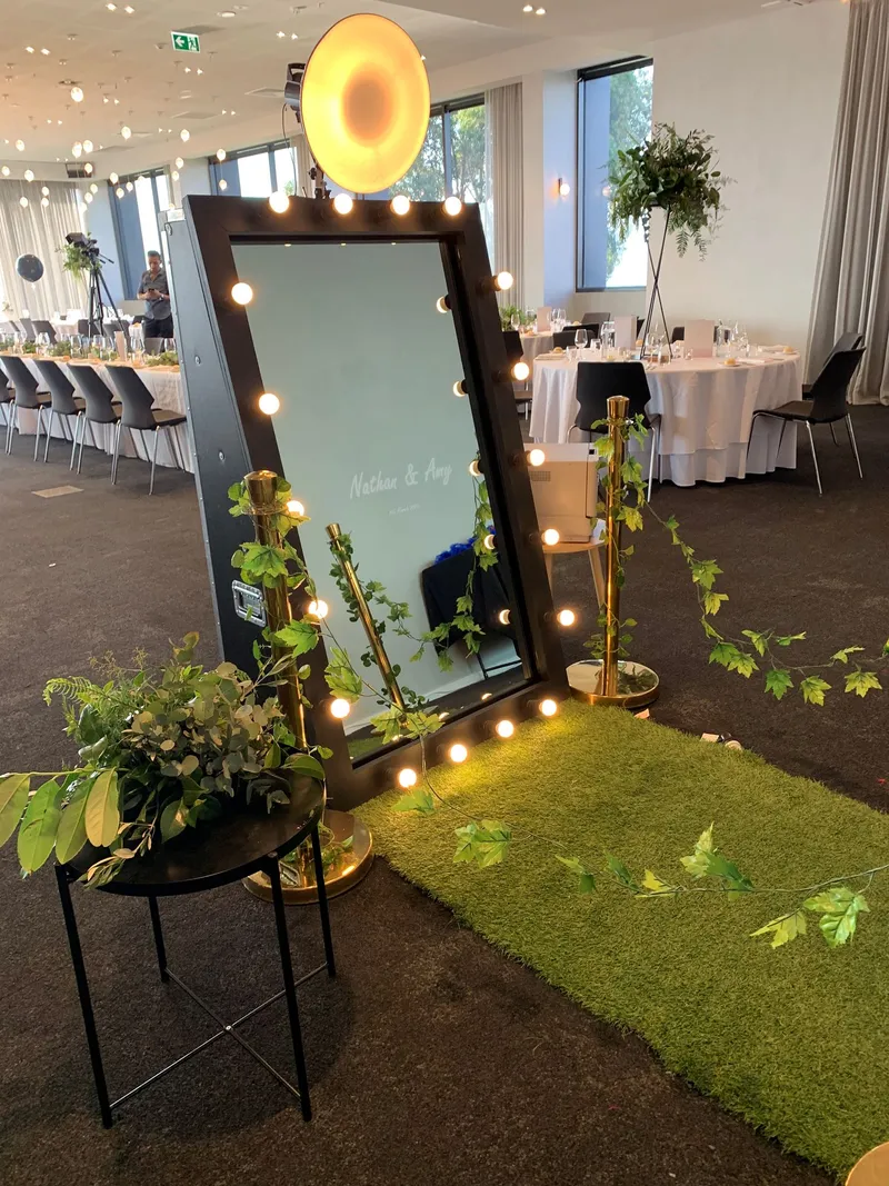 A Thousand Words Photo Booths