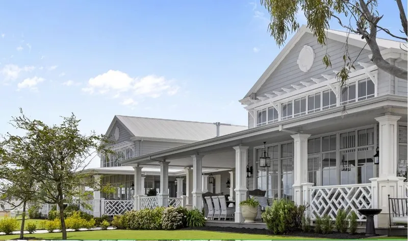 Hamptons Farm Estate photo