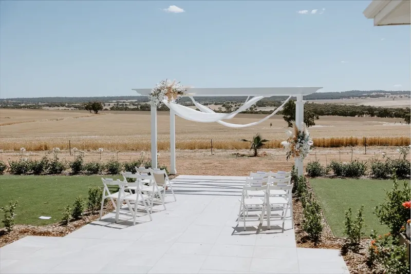 Hamptons Farm Estate photo