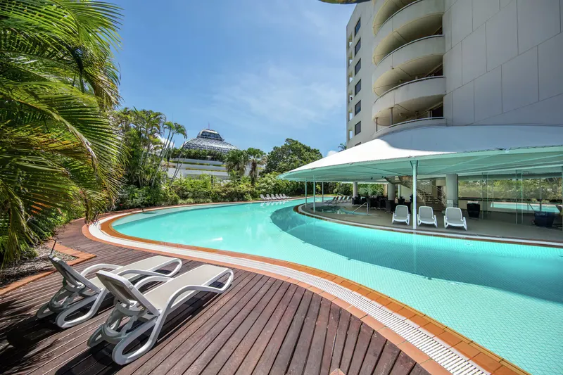 Hilton Cairns photo