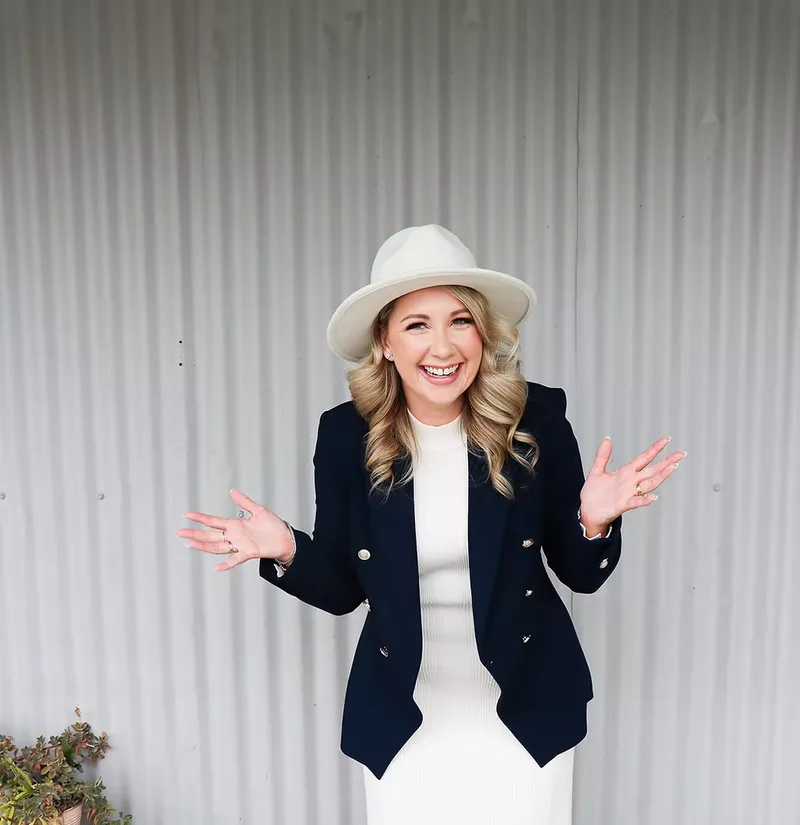 Katie King Celebrant photo