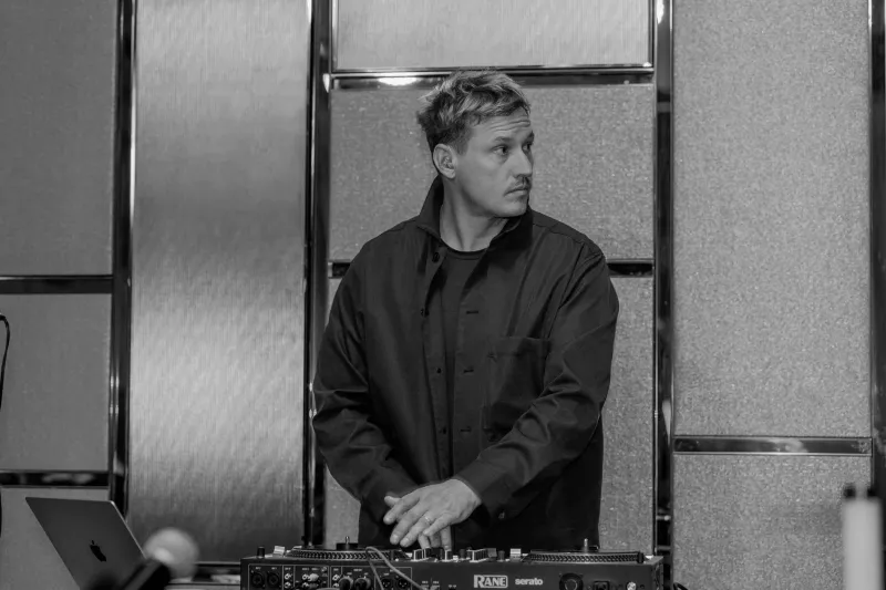 DJ Joe Barrs