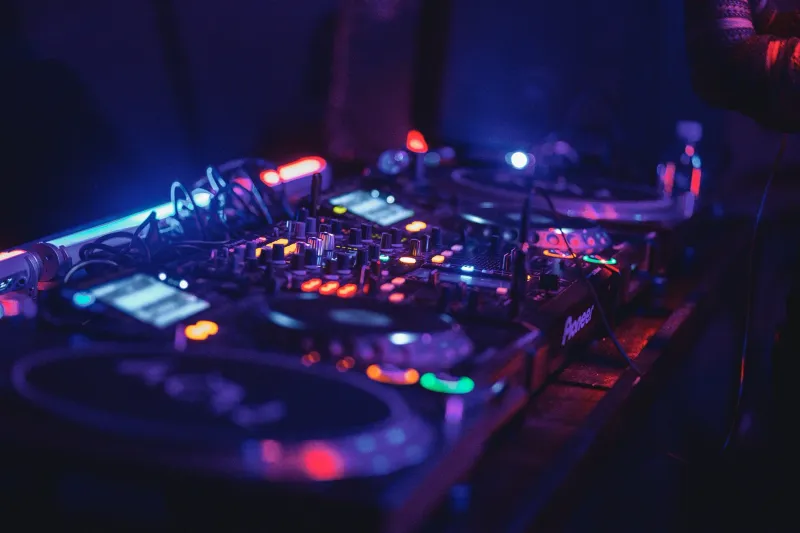 Moving Melodies Entertainment