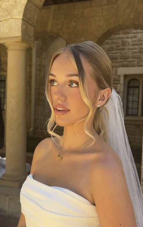 Claudia Young Makeup photo